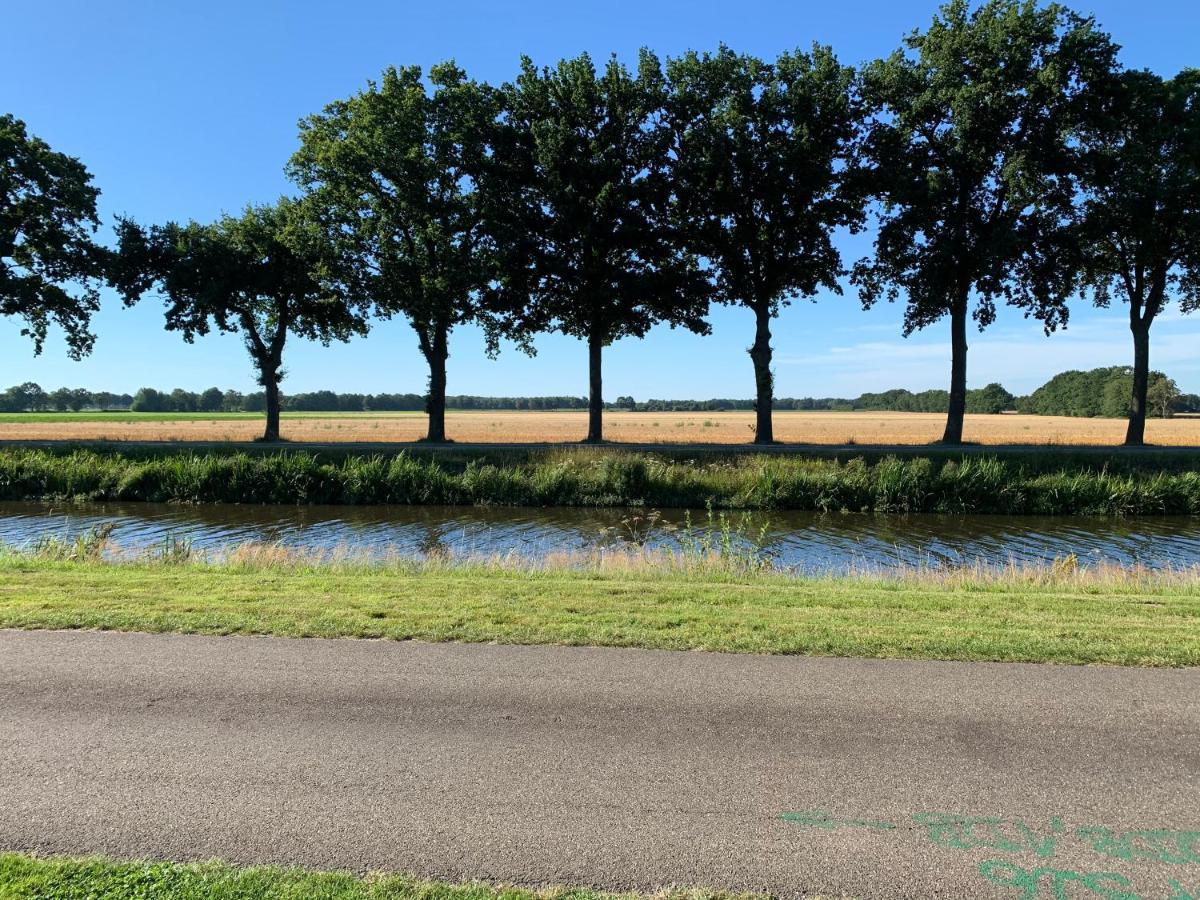 Vakantiehuis De Turfvaart Wachtum Bagian luar foto