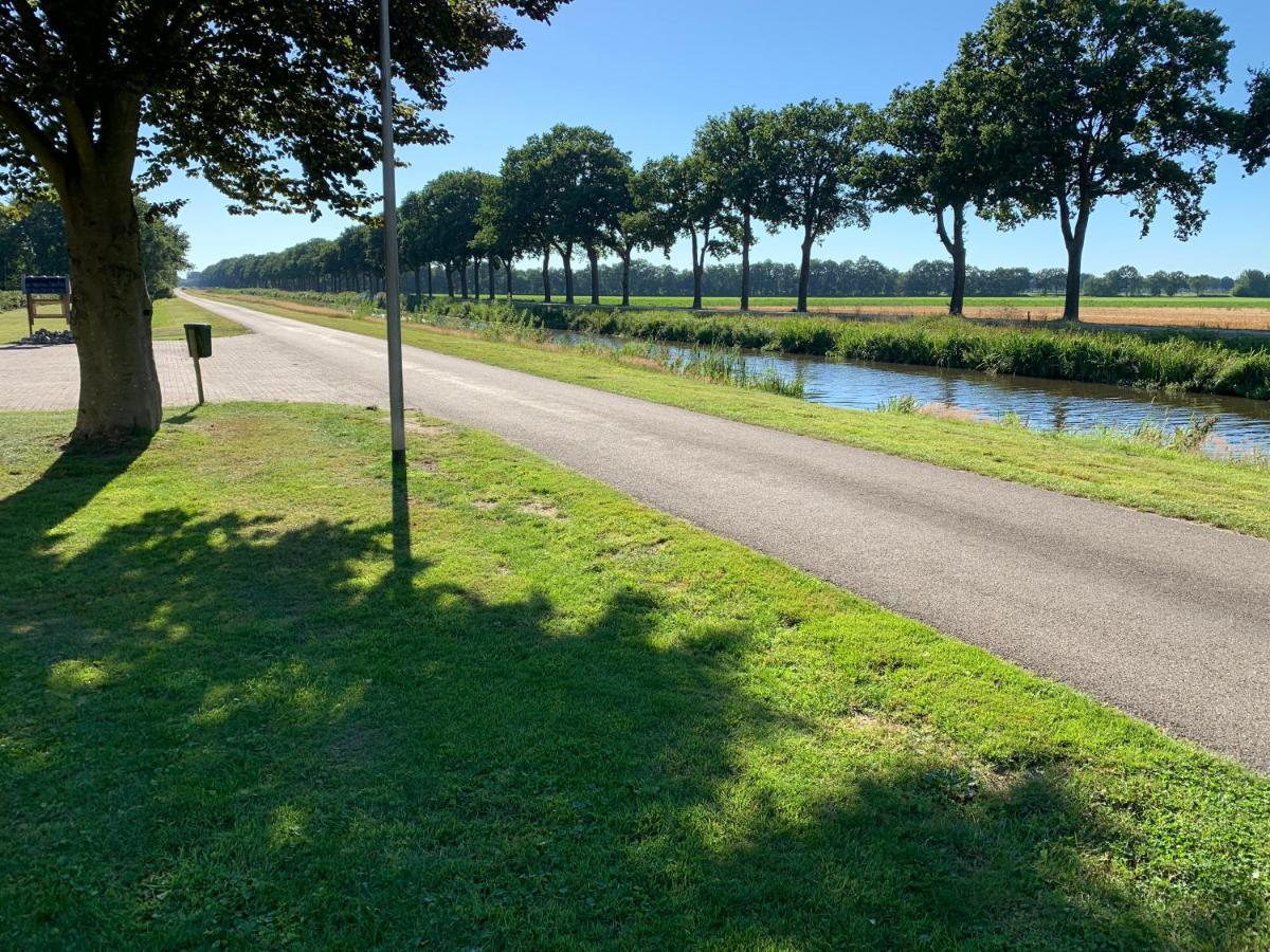 Vakantiehuis De Turfvaart Wachtum Bagian luar foto